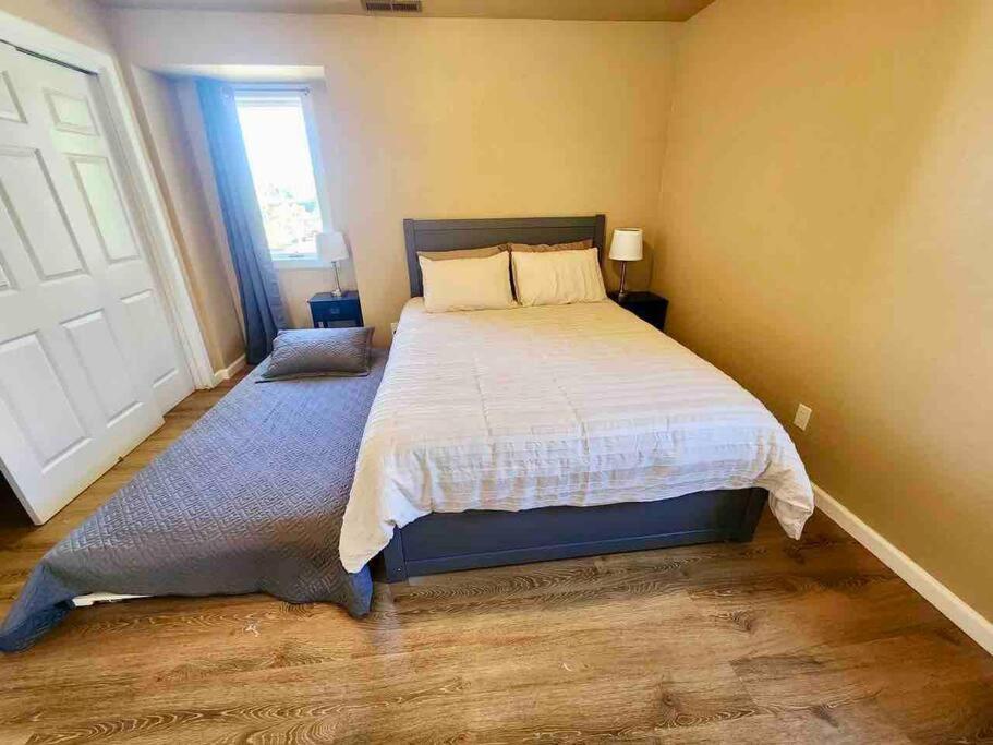 Cozy Cabin In The City Plus Gym Winnemucca Esterno foto