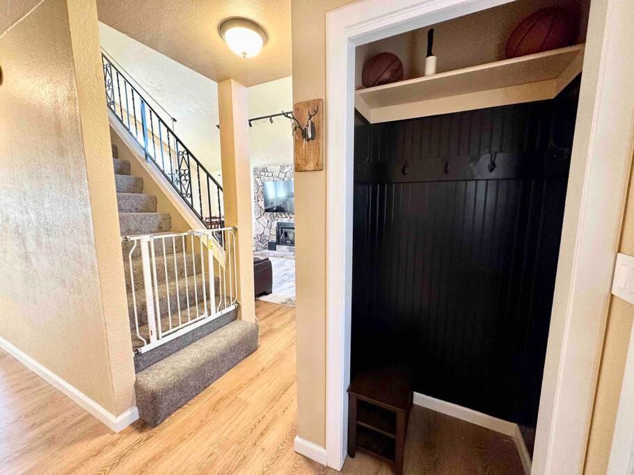 Cozy Cabin In The City Plus Gym Winnemucca Esterno foto