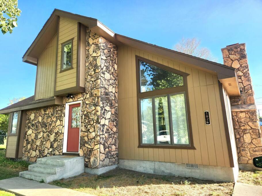 Cozy Cabin In The City Plus Gym Winnemucca Esterno foto