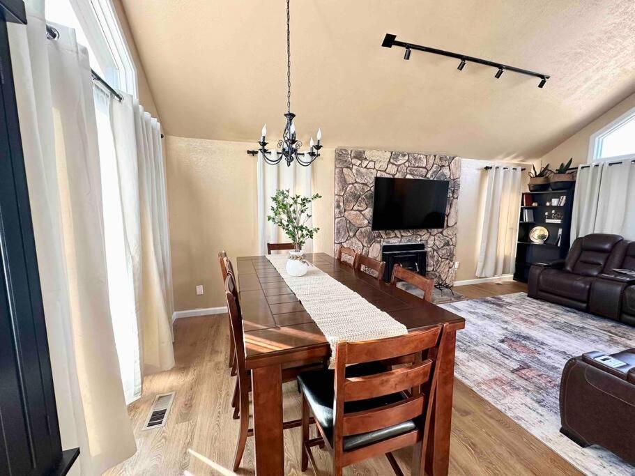 Cozy Cabin In The City Plus Gym Winnemucca Esterno foto