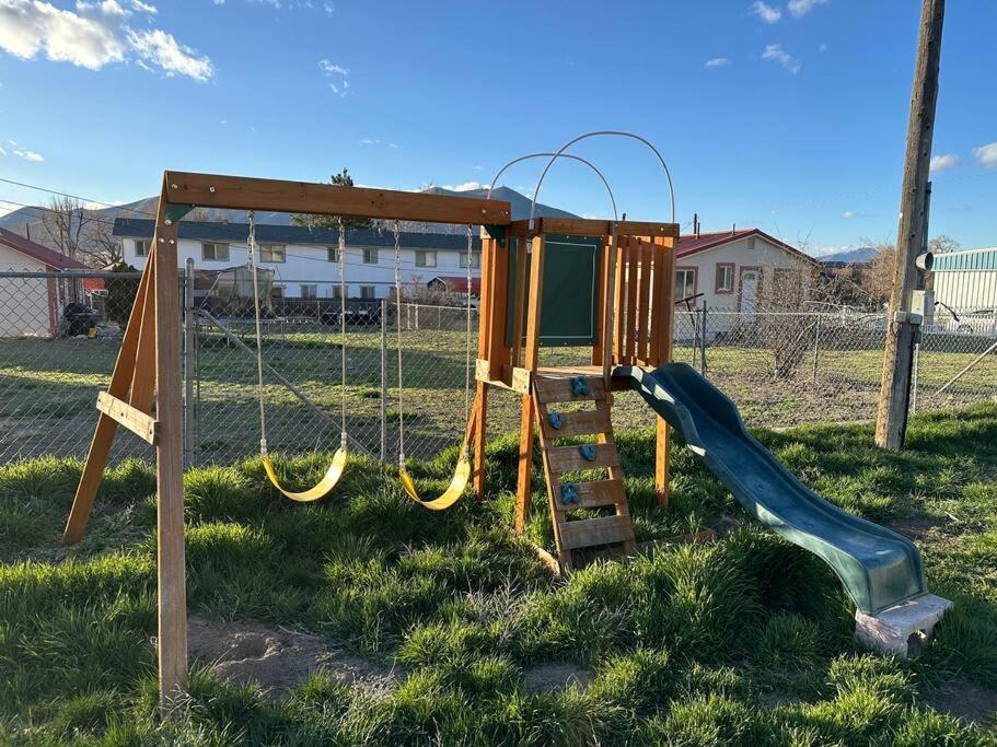 Cozy Cabin In The City Plus Gym Winnemucca Esterno foto
